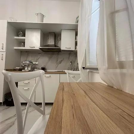 Nel Cuore Di Napoli-welcome To The Heart Of Appartement Napels